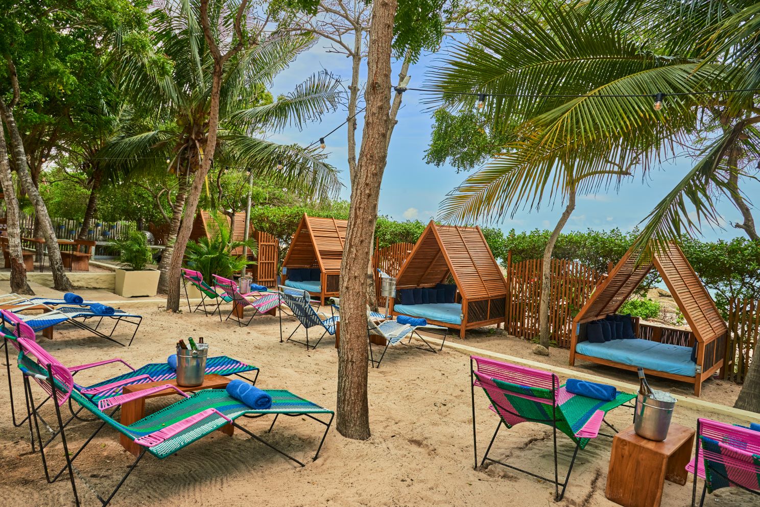 BLUE APPLE BEACH - imagen 4