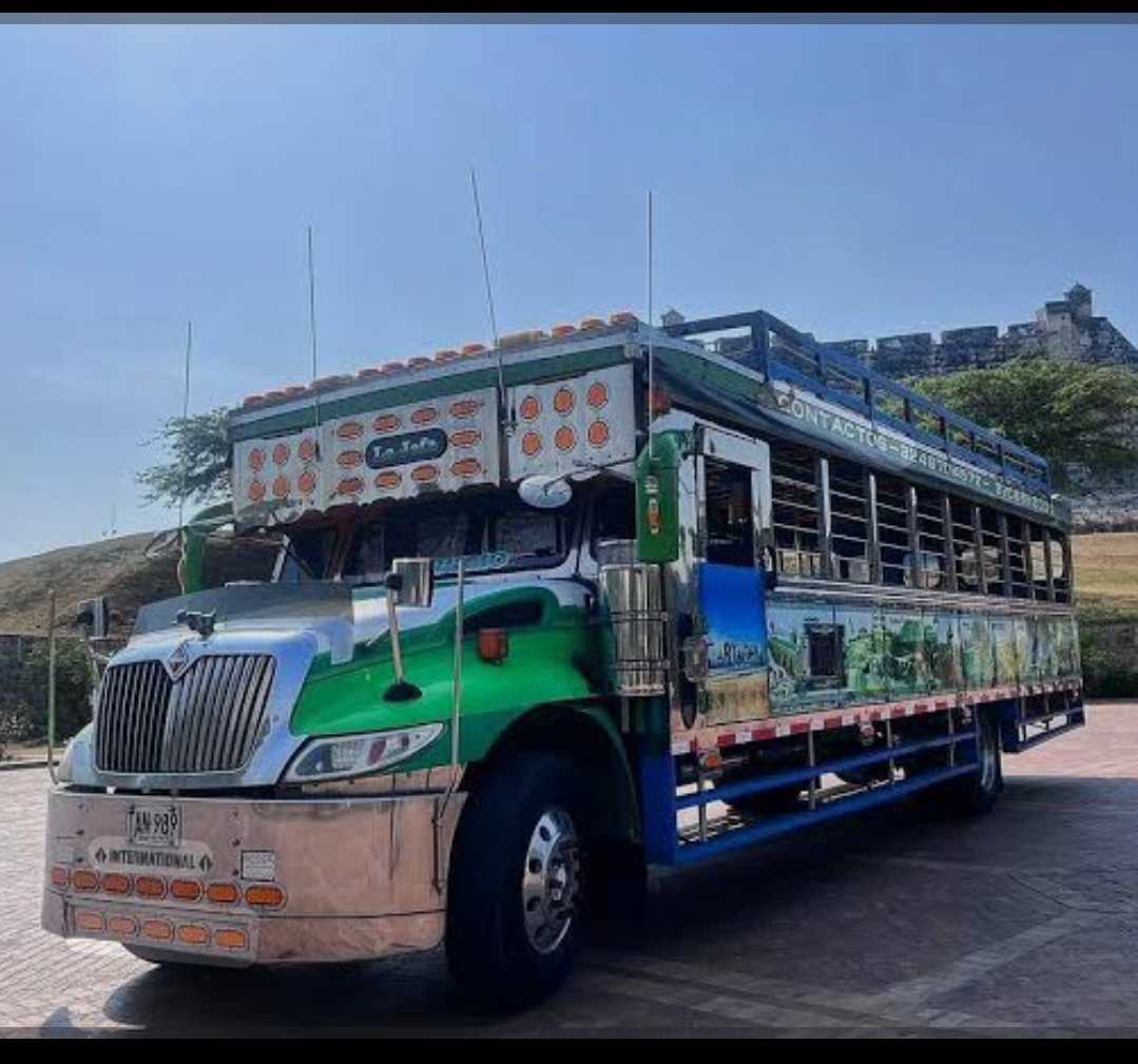 City Tour en Chiva por Cartagena - imagen 3