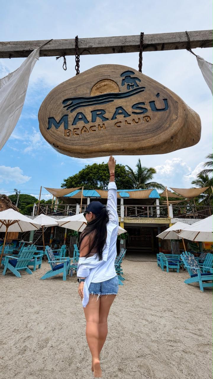 Entrada de Marasú Beach Club en Isla Tierra Bomba